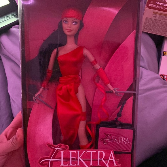 This is a Elektra Barbie doll made in 2005 - Picture 1 of 3